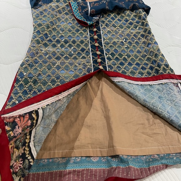 Pakistani branded dress - Picture 9 of 16